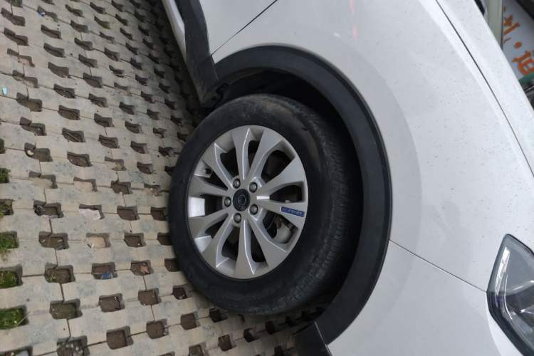 Used Haval H2s 2018 Blue Label 1.5T Dual-Clutch Elite Model Right Front Wheel Hub