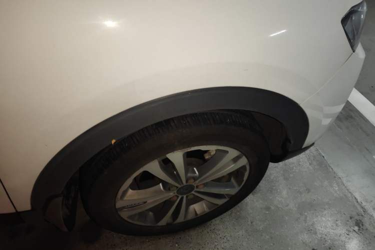 Used Haval H2s 2018 Blue Label 1.5T Dual-Clutch Luxury Model Right Front Wheel Hub