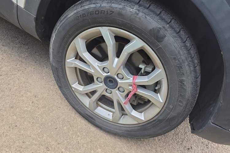Used Haval H2s 2018 1.5T Dual-Clutch Fashion Edition Right Front Wheel Hub