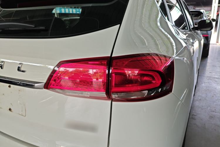 Used Haval H2s 2018 Blue Label 1.5T Dual-Clutch Fashion Edition Right Rear Taillight