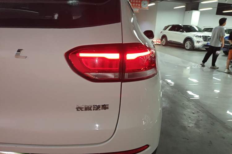 Used Haval H2s 2018 Red-Label 1.5T Manual Elite Model Right Rear Taillight