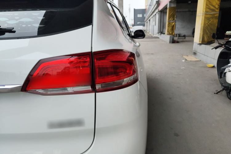 Used Haval H2s 2018 Blue Label 1.5T Dual-Clutch Fashion Edition Right Rear Taillight