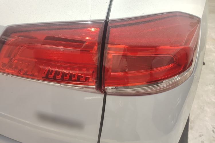Used Haval H2s 2018 Blue Label 1.5T Dual-Clutch ZhiShang Model Right Rear Taillight