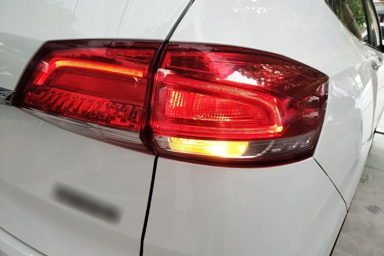 Used Haval H2s 2018 Blue Label 1.5T Dual-Clutch ZhiShang Model Right Rear Taillight