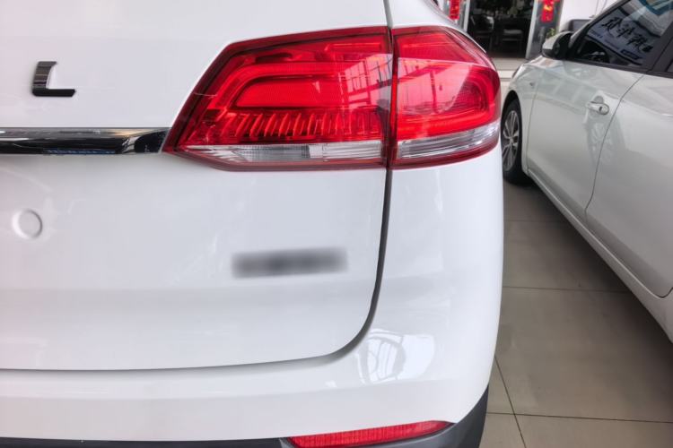 Used Haval H2s 2018 Blue Label 1.5T Dual-Clutch Fashion Edition Right Rear Taillight
