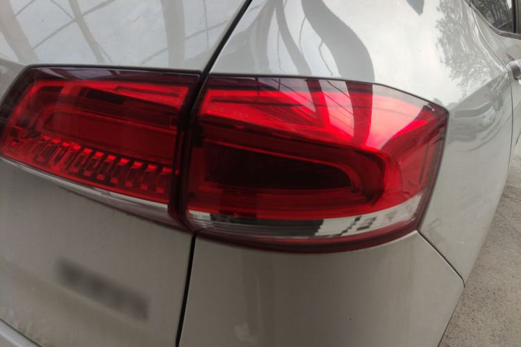 Used Haval H2s 2018 Blue Label 1.5T Dual-Clutch Fashion Edition Right Rear Taillight