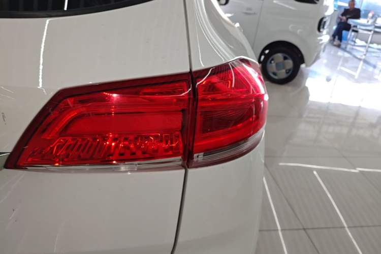 Used Haval H2s 2018 Blue Label 1.5T Dual-Clutch Fashion Edition Right Rear Taillight