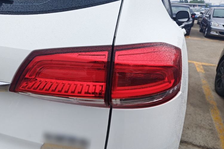 Used Haval H2s 2018 Blue Label 1.5T Dual-Clutch Luxury Model Right Rear Taillight