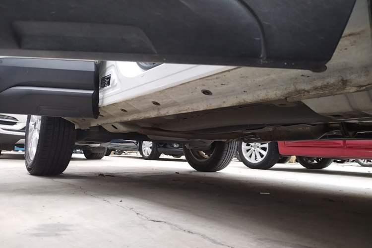 Used Haval H2s 2018 Blue Label 1.5T Dual-Clutch ZhiShang Model Right Side Sill