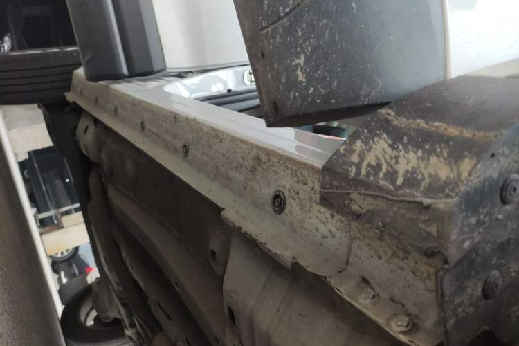 Used Haval H2s 2018 Blue Label 1.5T Dual-Clutch Fashion Edition Right Side Sill