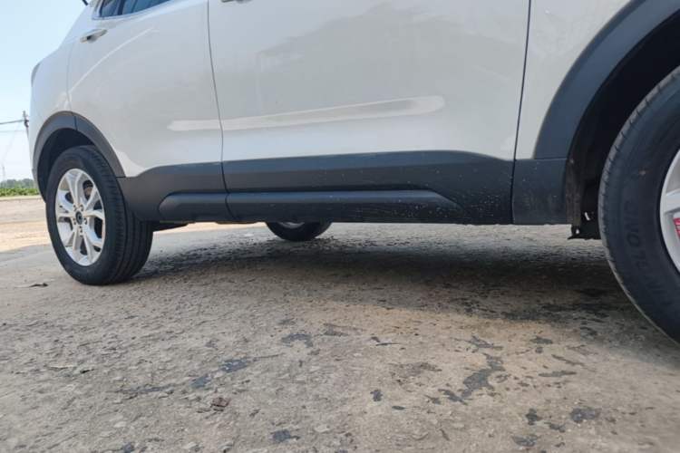 Used Haval H2s 2018 Red-Label 1.5T Dual-Clutch ZhiShang Model Right Side Sill