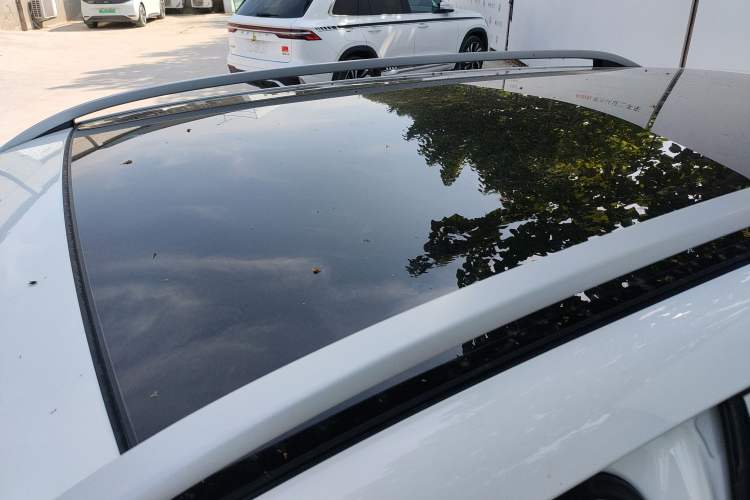 Used Haval H2s 2018 Red-Label 1.5T Manual Elite Model Roof