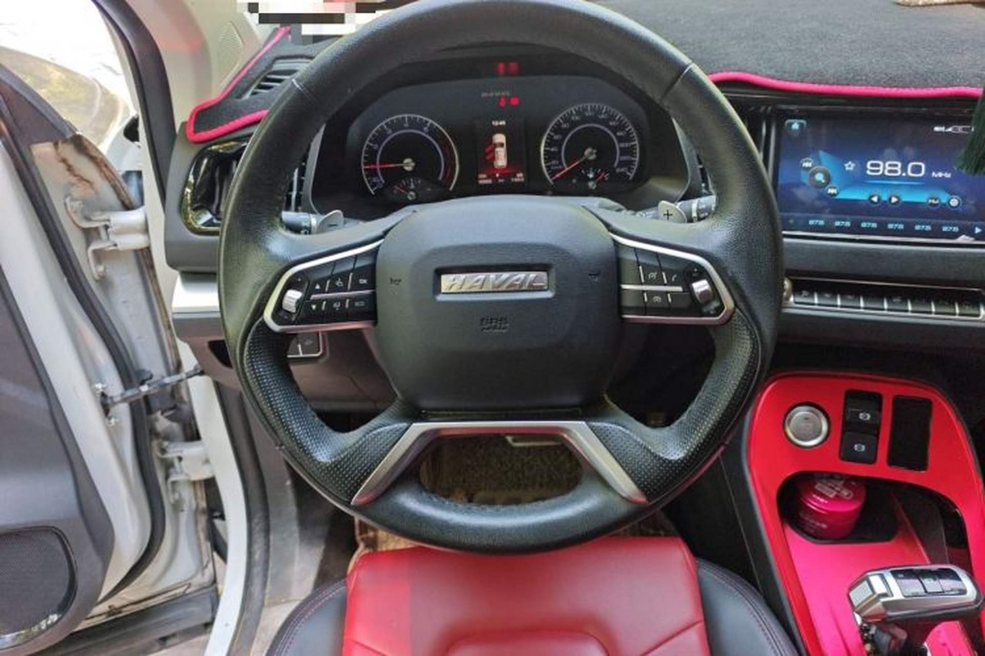 Used Haval H2s 2018 Red-Label 1.5T Dual-Clutch Luxury Model Steering Wheel