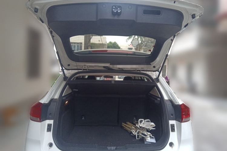 Used Haval H2s 2018 Blue Label 1.5T Dual-Clutch ZhiShang Model Trunk