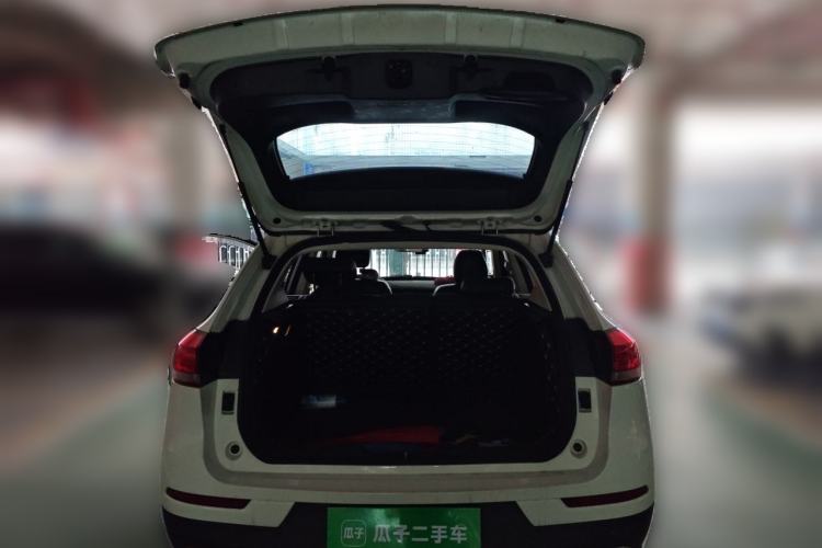 Used Haval H2s 2018 Red-Label 1.5T Dual-Clutch Luxury Model Trunk