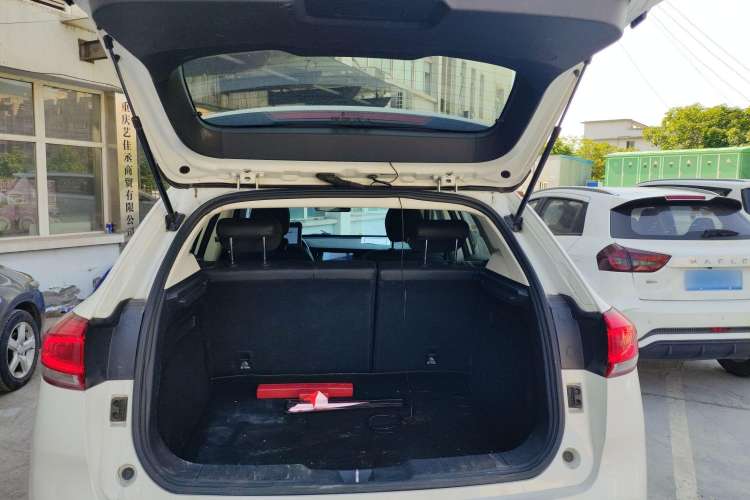 Used Haval H2s 2018 Blue Label 1.5T Dual-Clutch Fashion Edition Trunk