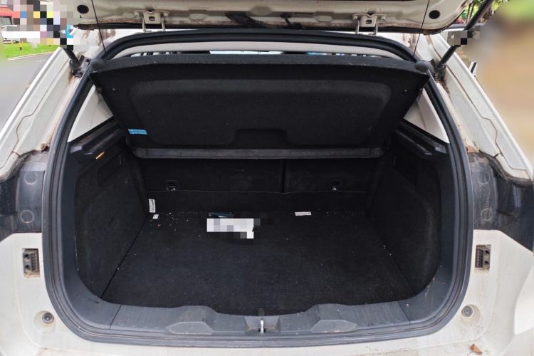 Used Haval H2s 2018 Red-Label 1.5T Dual-Clutch ZhiShang Model Trunk