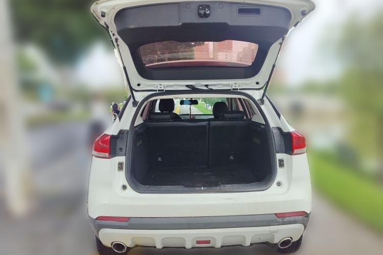 Used Haval H2s 2018 1.5T Manual Fashion Model Trunk