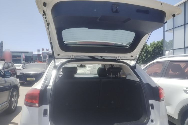 Used Haval H2s 2018 Blue Label 1.5T Dual-Clutch ZhiShang Model Trunk