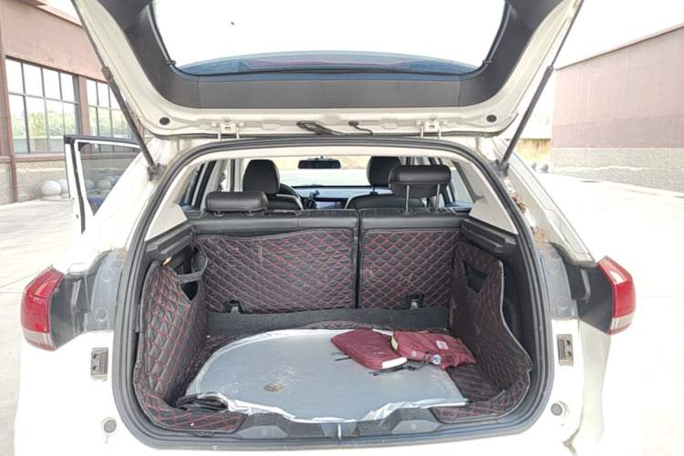 Used Haval H2s 2018 Red-Label 1.5T Dual-Clutch Elite Model Trunk