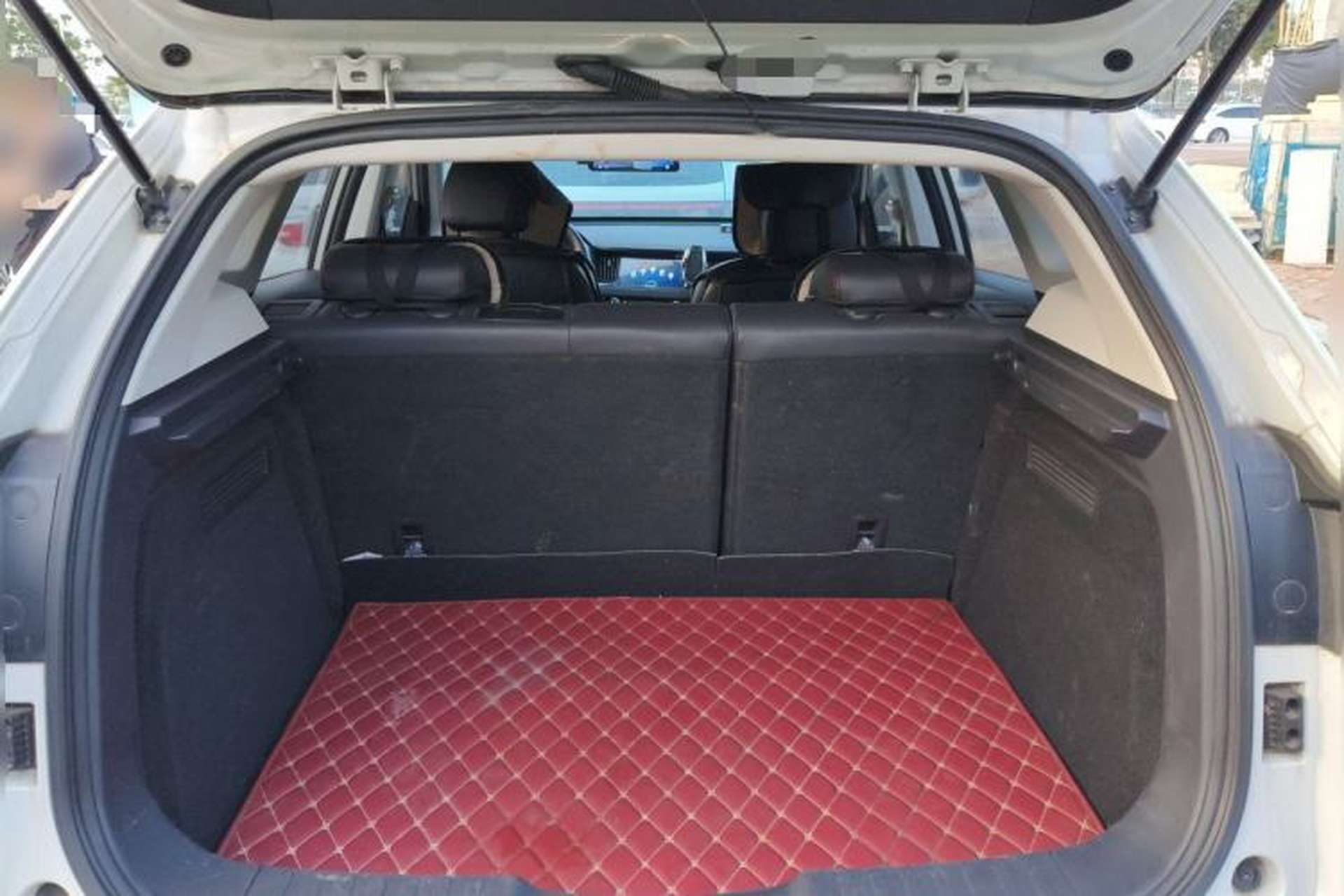 Used Haval H2s 2018 Blue Label 1.5T Dual-Clutch Fashion Edition Trunk