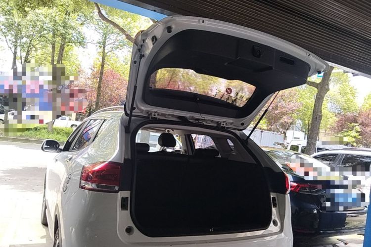 Used Haval H2s 2018 Blue Label 1.5T Dual-Clutch Luxury Model Trunk