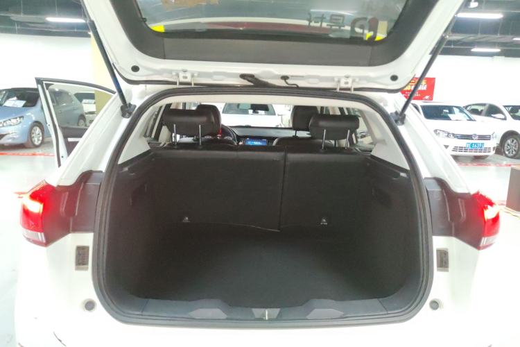Used Haval H2s 2018 Red-Label 1.5T Manual Fashion Edition Trunk