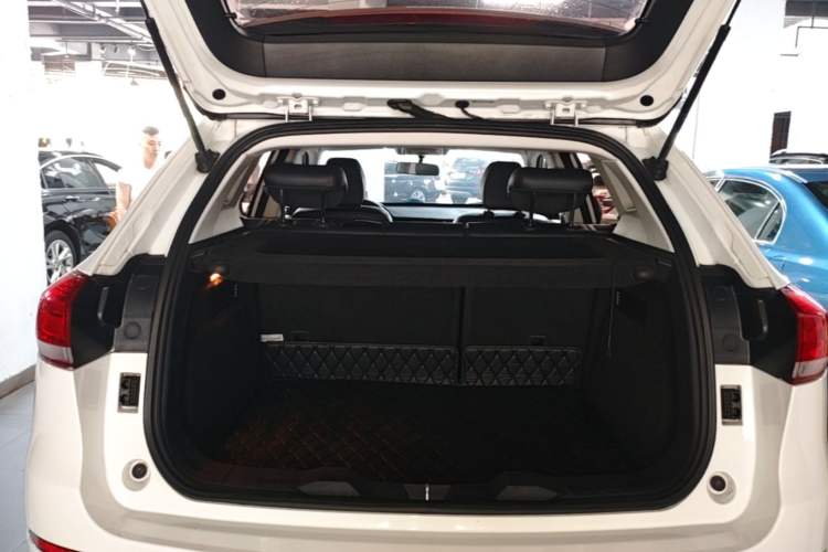 Used Haval H2s 2018 Red-Label 1.5T Dual-Clutch Elite Model Trunk