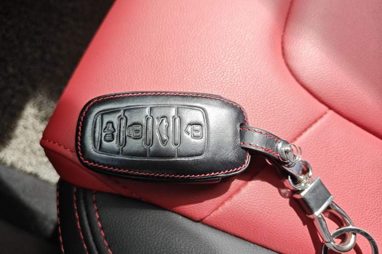 Used Haval H2s 2018 Red-Label 1.5T Dual-Clutch ZhiShang Model Vehicle Key