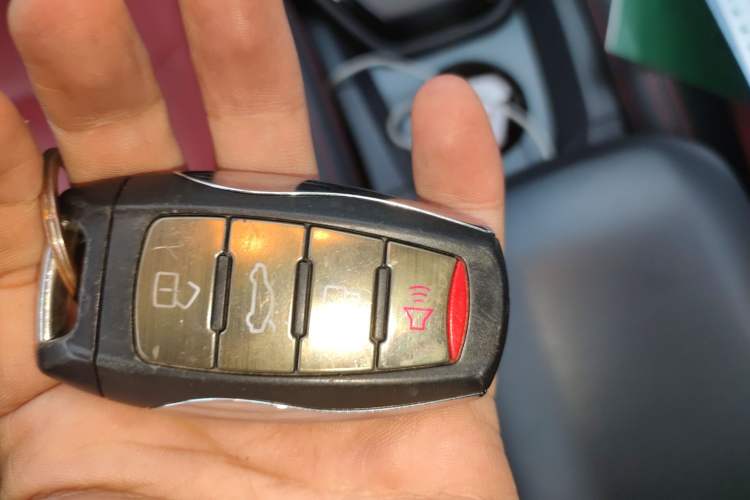 Used Haval H2s 2018 Red-Label 1.5T Dual-Clutch Fashion Edition Vehicle Key