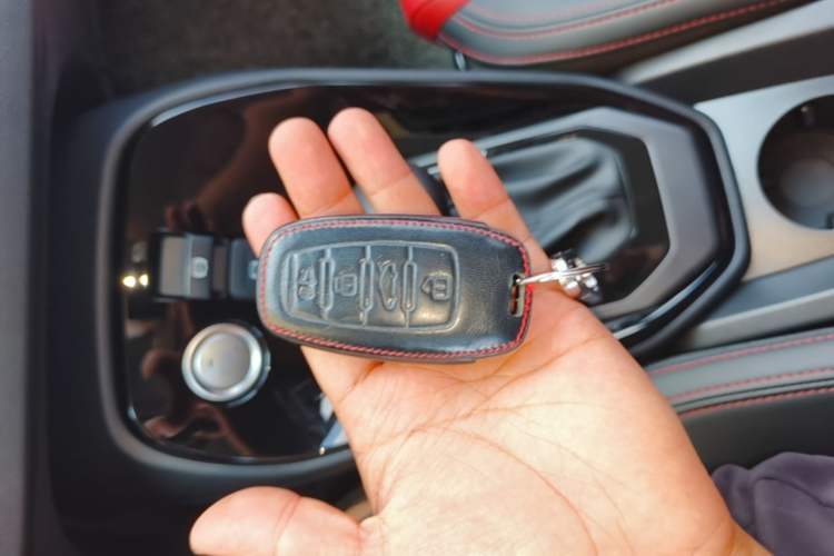 Used Haval H2s 2018 Red-Label 1.5T Dual-Clutch ZhiShang Model Vehicle Key