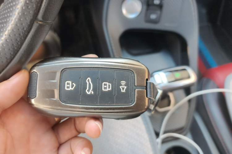 Used Haval H2s 2018 Red-Label 1.5T Dual-Clutch Elite Model Vehicle Key