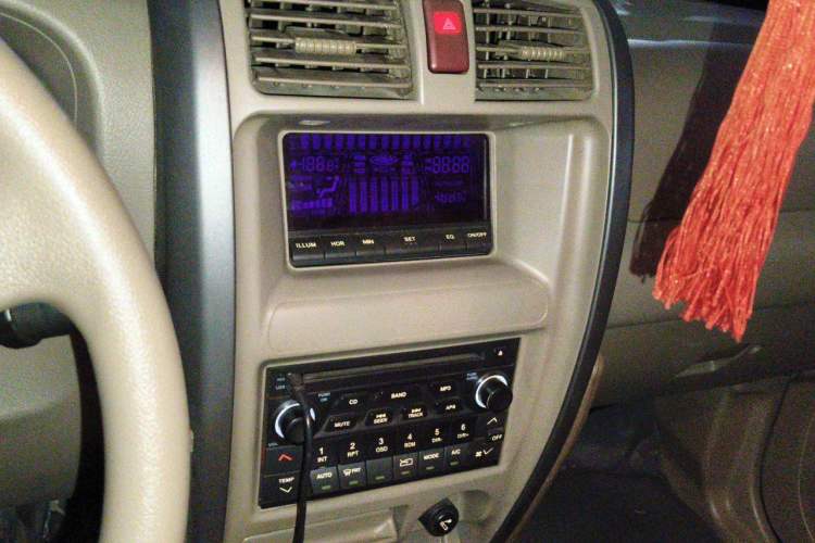 Used Haval H3 2009 Ruiyi Edition 2.0L Luxury Model Audio And AC Panel