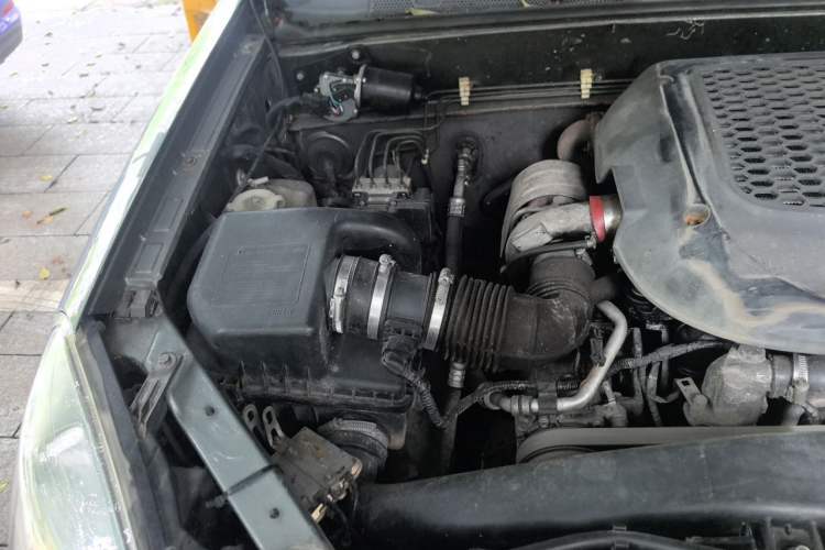 Used Haval H3 2009 Leading Edition 2.5 TCI Two-Wheel-Drive Luxury Model Engine Bay Right
