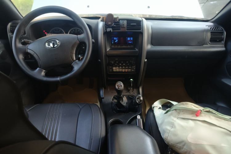 Used Haval H3 2009 2.4L 4G64 Four-Wheel Drive Ultra-Luxury Version Center Console