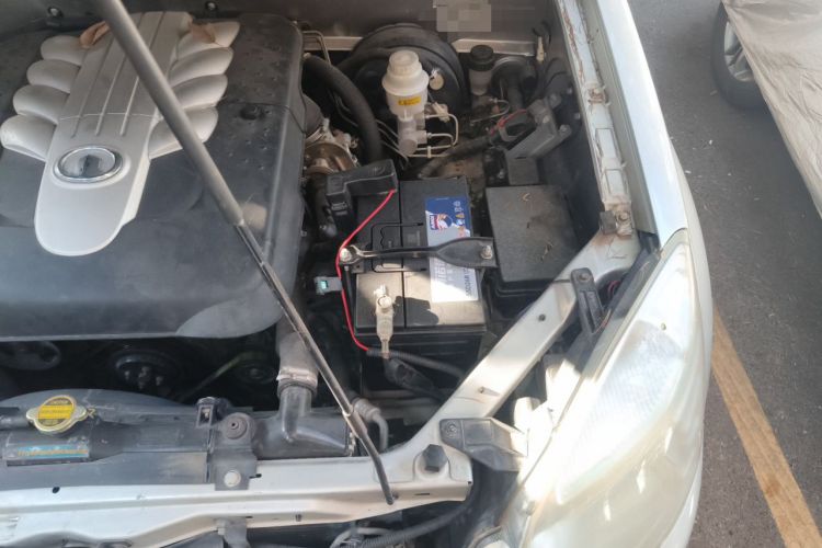 Used Haval H3 2009 2.4L 4G64 Four-Wheel Drive Ultra-Luxury Version Engine Bay Left