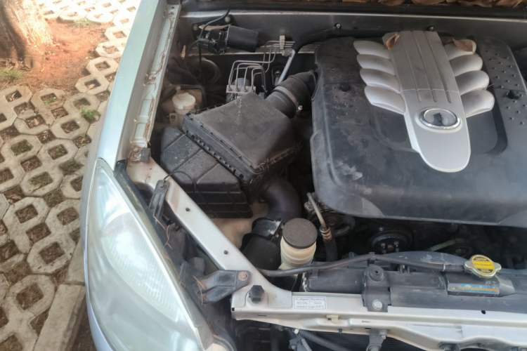 Used Haval H3 2009 2.4L 4G64 Four-Wheel Drive Ultra-Luxury Version Engine Bay Right