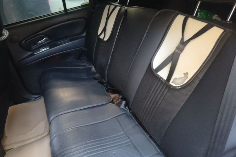 Used Haval H3 2009 2.4L 4G64 Four-Wheel Drive Ultra-Luxury Version Left Rear Seat