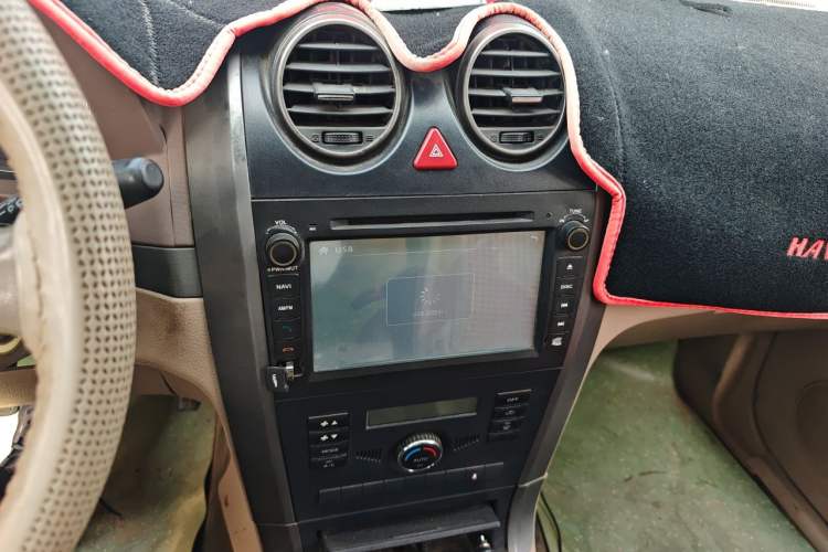 Used Haval H3 2010 Ruiyi Edition 2.0L Elite Model Audio And AC Panel