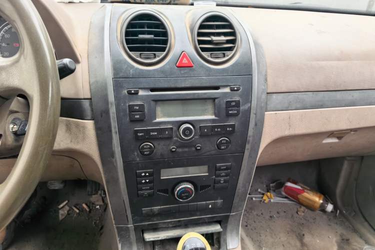 Used Haval H3 2010 Ruiyi Edition 2.0L Luxury Model Audio And AC Panel