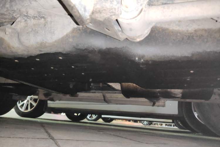 Used Haval H3 2010 Leading Edition 2.5 TCI Two-Wheel Drive Comfort Model Chassis Rear Left