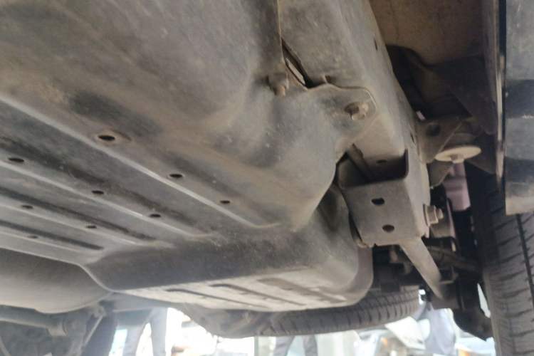 Used Haval H3 2010 Leading Edition 2.5 TCI Two-Wheel Drive Comfort Model Chassis Rear Left