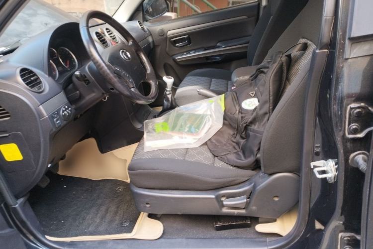 Used Haval H3 2010 Leading Edition 2.4L Four-Wheel Drive Luxury Model Driver Seat
