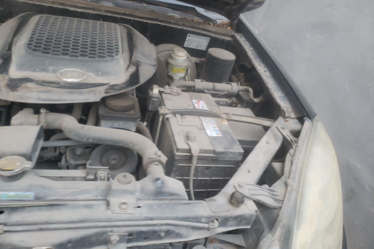 Used Haval H3 2010 Leading Edition 2.5 TCI Two-Wheel Drive Comfort Model Engine Bay Left