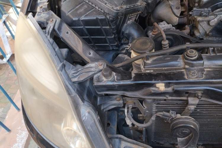Used Haval H3 2010 Leading Edition 2.4L Four-Wheel Drive Luxury Model Engine Bay Right