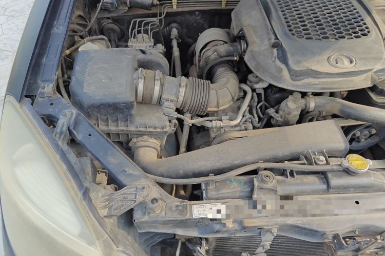 Used Haval H3 2010 Leading Edition 2.5 TCI Two-Wheel Drive Comfort Model Engine Bay Right