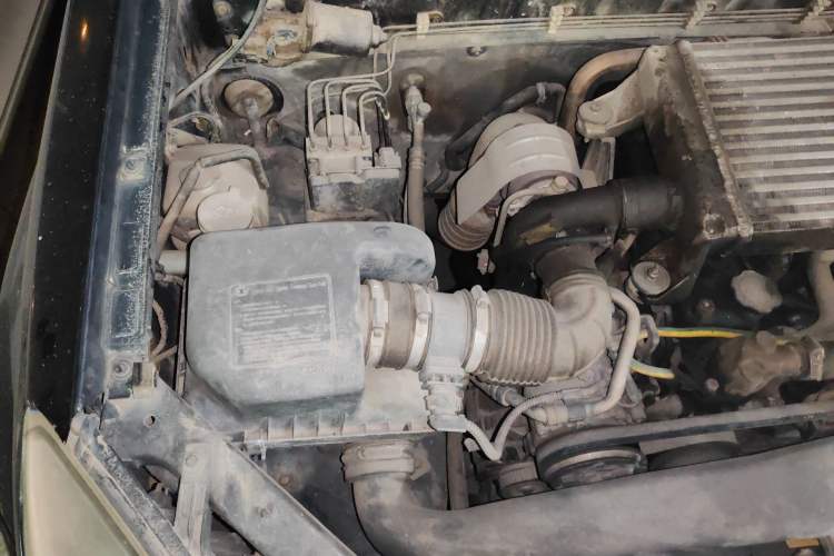 Used Haval H3 2010 Leading Edition 2.5 TCI Two-Wheel Drive Comfort Model Engine Bay Right