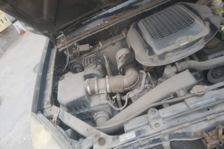 Used Haval H3 2010 Leading Edition 2.5 TCI Two-Wheel Drive Comfort Model Engine Bay Right