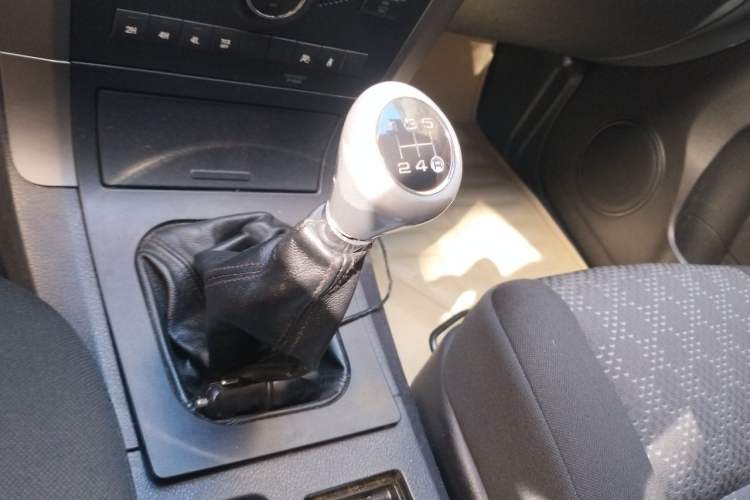 Used Haval H3 2010 Leading Edition 2.4L Four-Wheel Drive Luxury Model Gear Lever