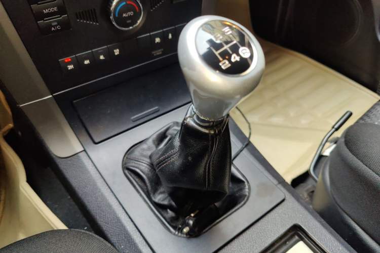 Used Haval H3 2010 Leading Edition 2.4L Four-Wheel Drive Luxury Model Gear Lever